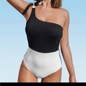 Cupshe Black and White Swimsuit